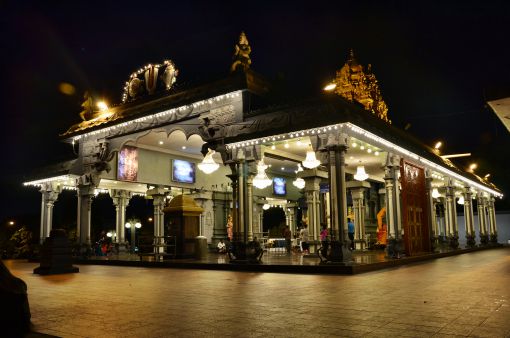 Batu Caves bölgesinde bir Hindu tapınağı