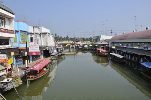  Floating Market