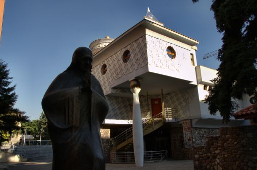  Rahibe Teresa Evi