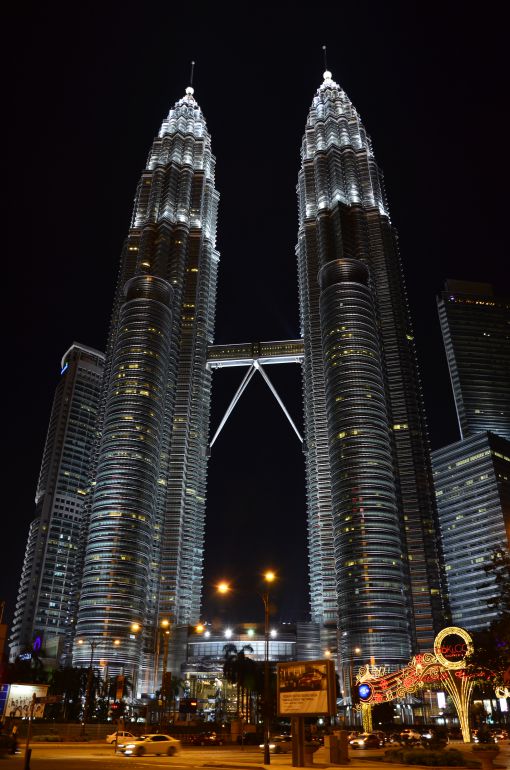  Petronas Tower-Kuala Lumpur