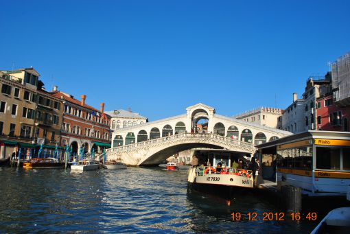 Rialto Köprüsü