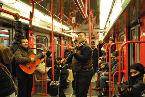  Milano'da busker